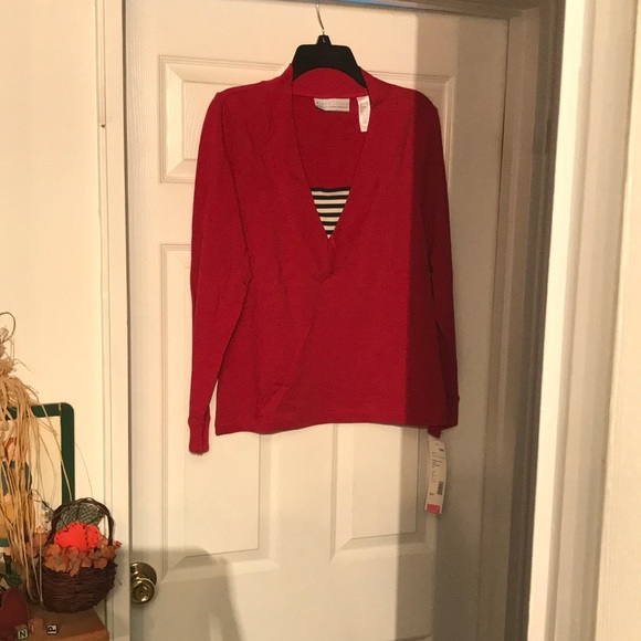 First Issue French Terry red apple V-neck shirt Missy Size US Small. Brand New - Picture 3 of 9